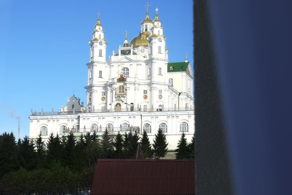 Optima Pochayiv Hotel Pochaiv Exterior photo